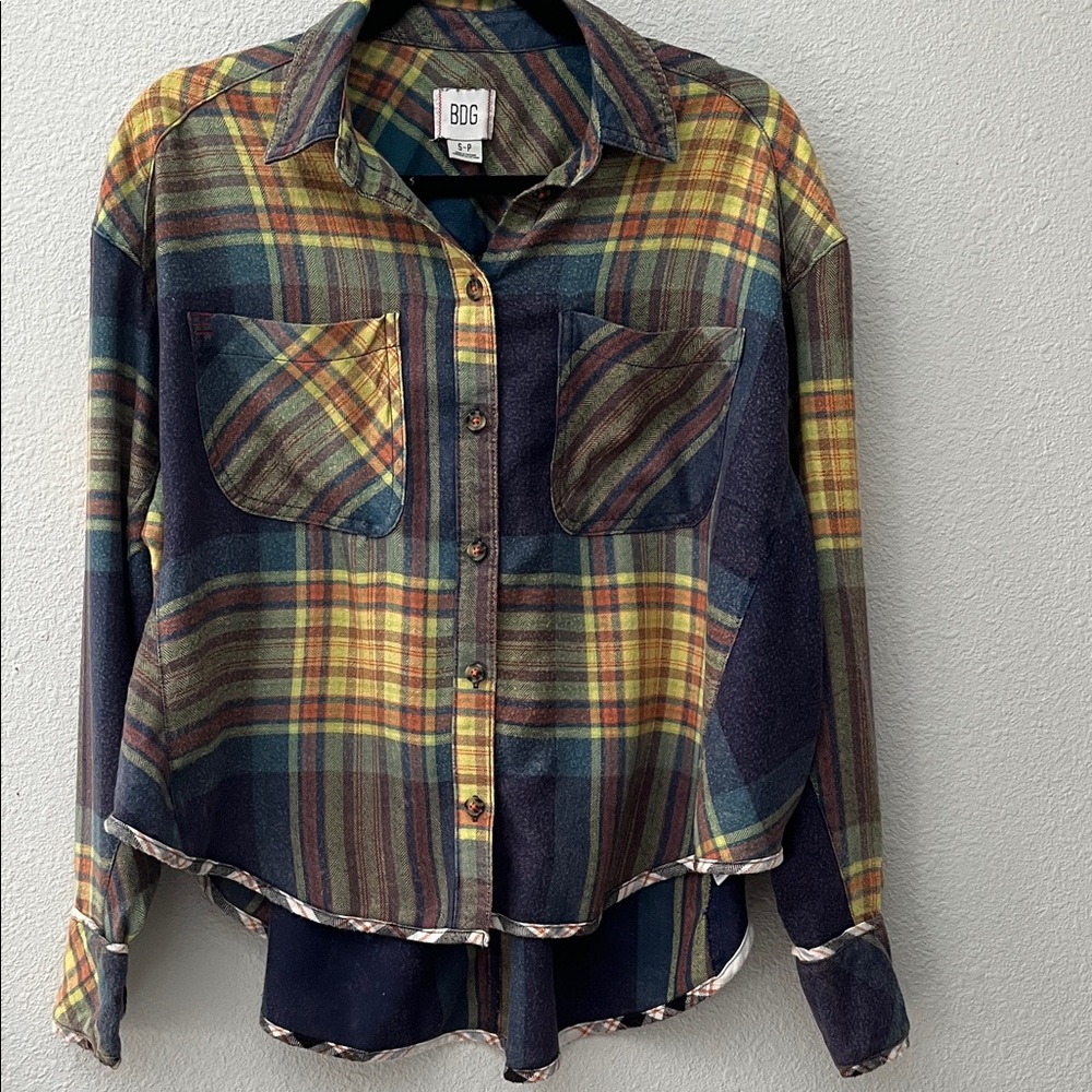 BDC Urban Outfitters
Multi-color Plaid Shirt
Long sleeves, button-front
Sz S